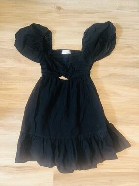 Black Short Sleeve Keyhole Front Puff Sleeve Dress Small Tiered Babydoll